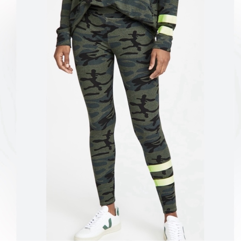 Womens Sundry Green Black Camo Leggings Size 1